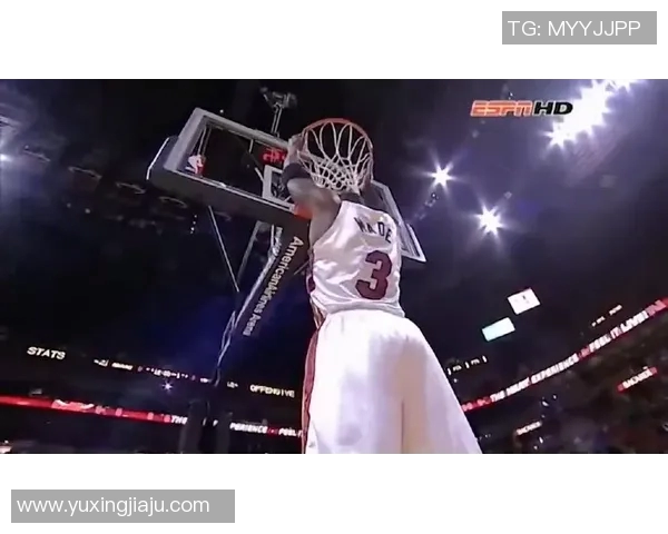 07年韦德与科比经典对决视频回顾展现篮球巅峰对抗的精彩瞬间